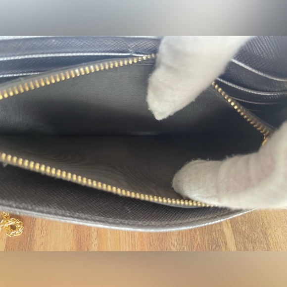 Prada wallet snap closure Leather Chain Long Gold Hardware WOC - Picture 12 of 13